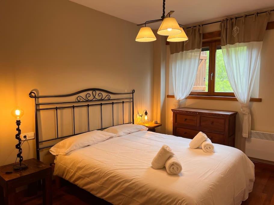 Cal Mestre - L'Amfitriona Rialp Ngoại thất bức ảnh