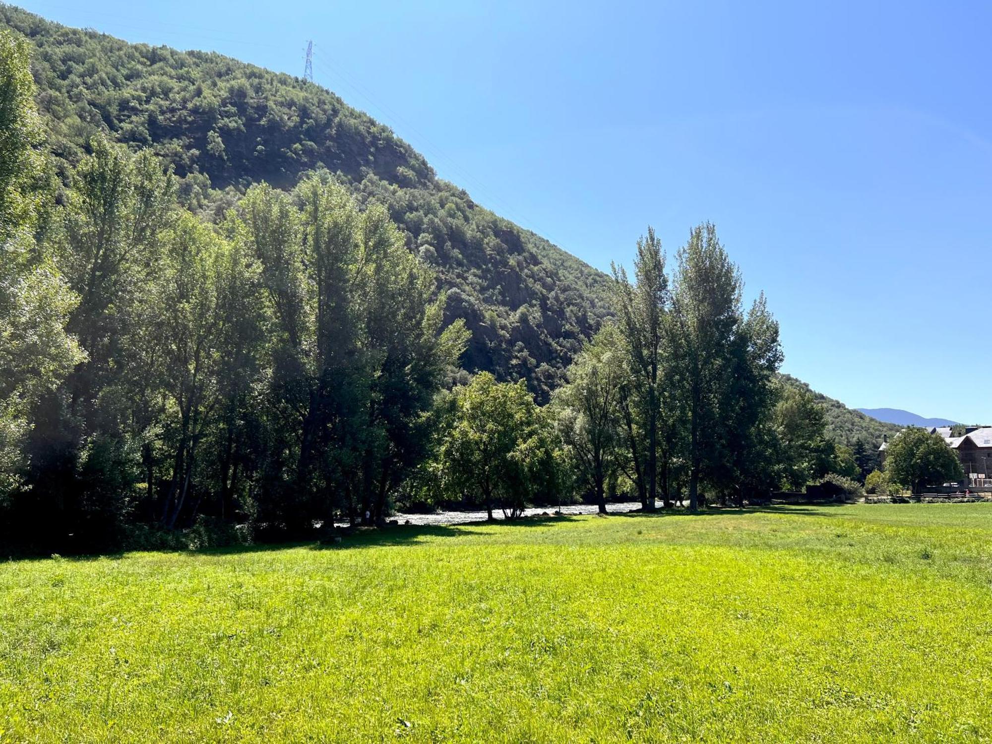 Cal Mestre - L'Amfitriona Rialp Ngoại thất bức ảnh